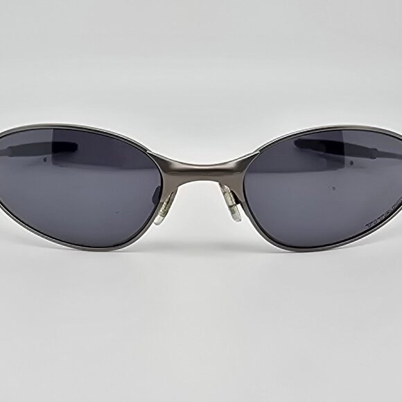 Oakley 05-807 C Wire Titanium Frame Titanium Iridium Lens Sunglasses w Flexhinge - Picture 2 of 16